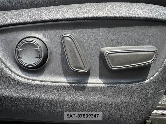 Toyota RAV4 2025-10 7217267-6
