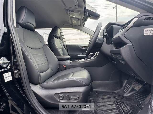Toyota RAV4 2023-06 7224164-15