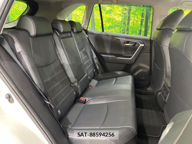 Toyota RAV4 2019-11 7252108-8