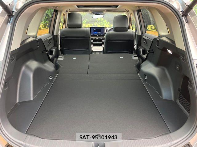 Toyota RAV4 2026-04 7272811-9