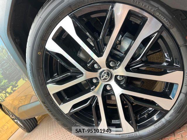 Toyota RAV4 2026-04 7272811-12