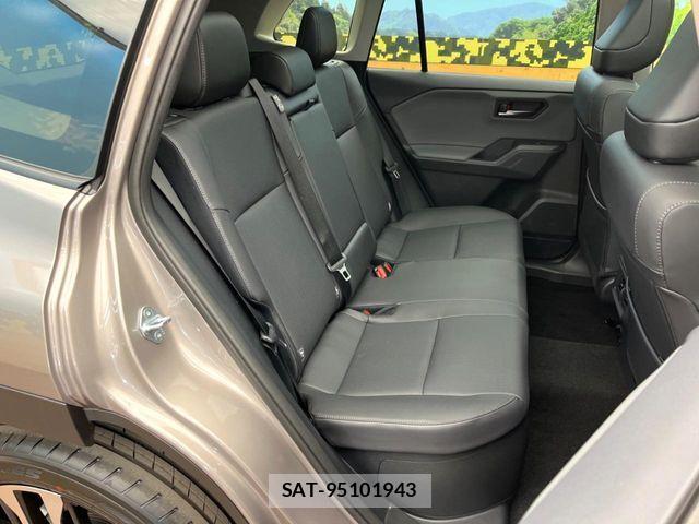Toyota RAV4 2026-04 7272811-8