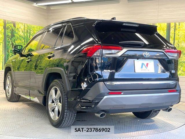 Toyota RAV4 2019-04 7272812-15