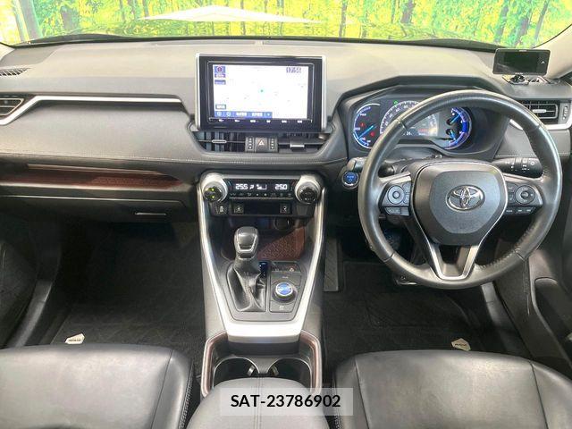 Toyota RAV4 2019-04 7272812-1