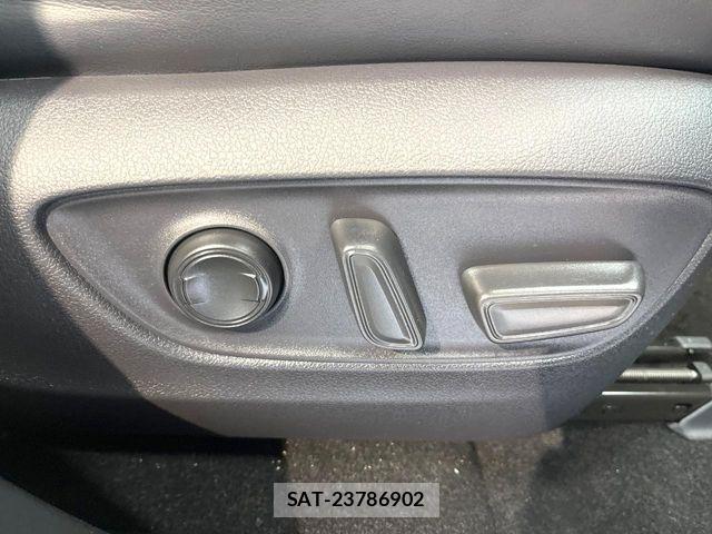 Toyota RAV4 2019-04 7272812-6