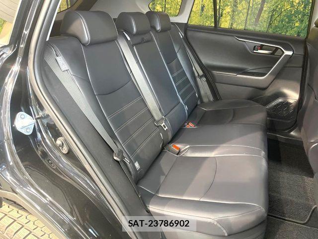 Toyota RAV4 2019-04 7272812-8