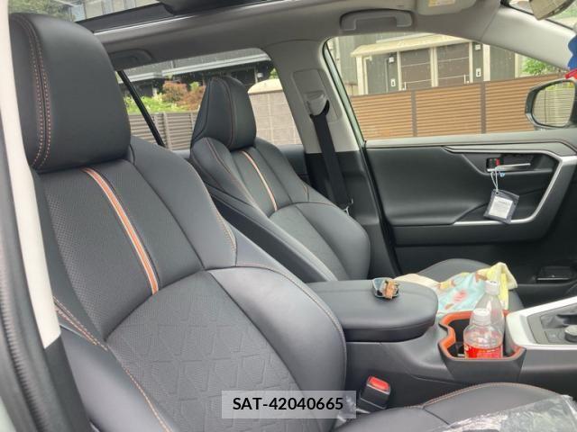 Toyota RAV4 2025-06 7272813-14
