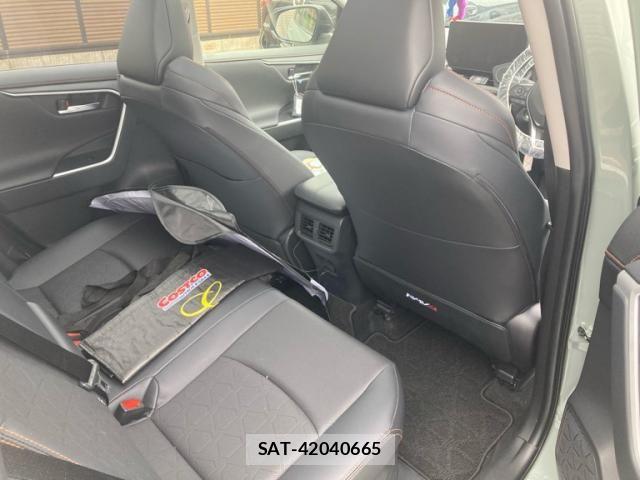 Toyota RAV4 2025-06 7272813-16