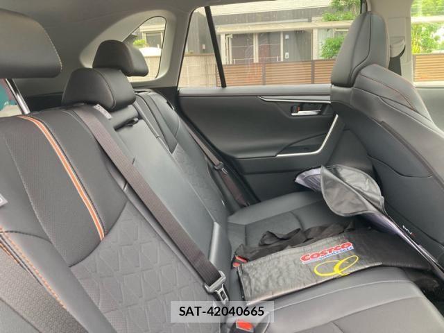 Toyota RAV4 2025-06 7272813-17