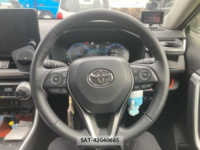 Toyota RAV4 2025-06 7272813-19