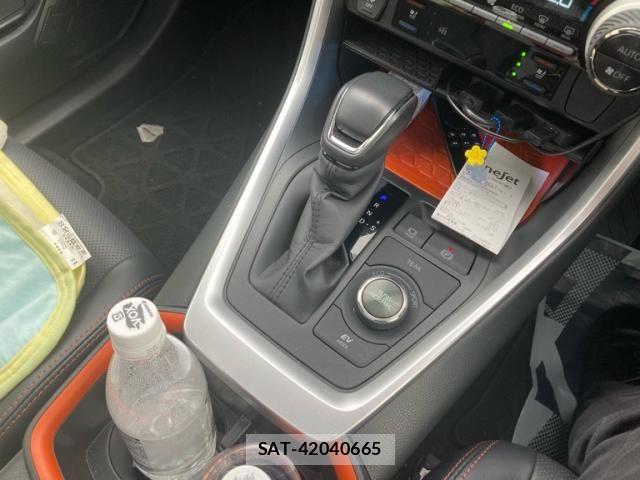 Toyota RAV4 2025-06 7272813-26
