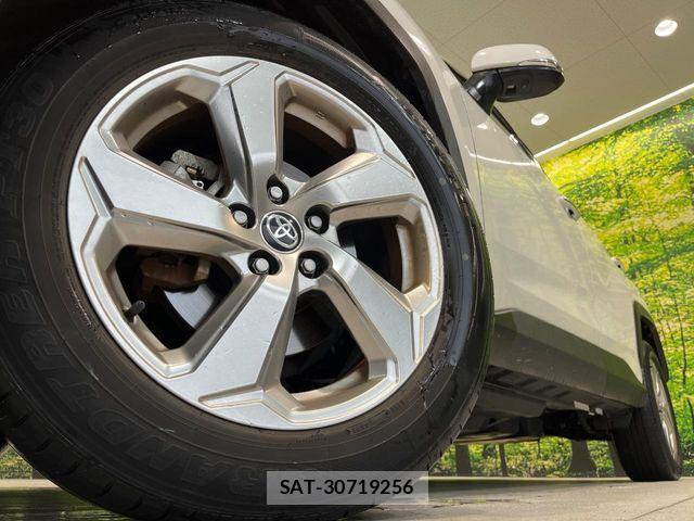 Toyota RAV4 2021-09 7329693-12