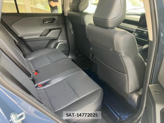 Toyota RAV4 2026-03 7329685-17
