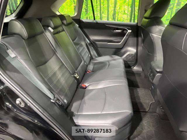 Toyota RAV4 2023-08 7359571-9