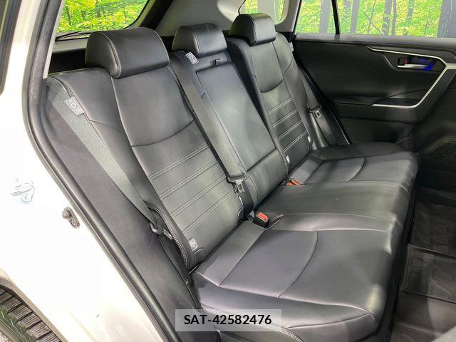 Toyota RAV4 2020-03 7359575-9