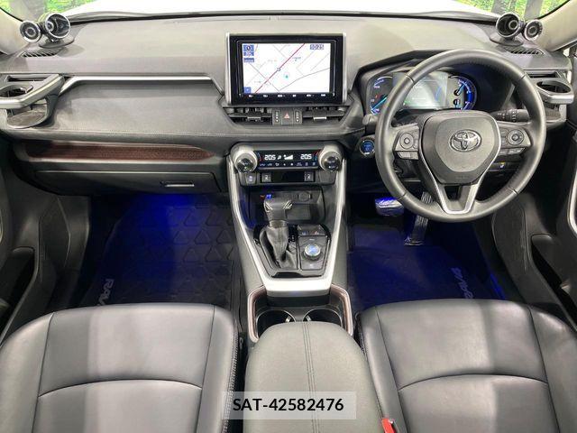 Toyota RAV4 2020-03 7359575-1