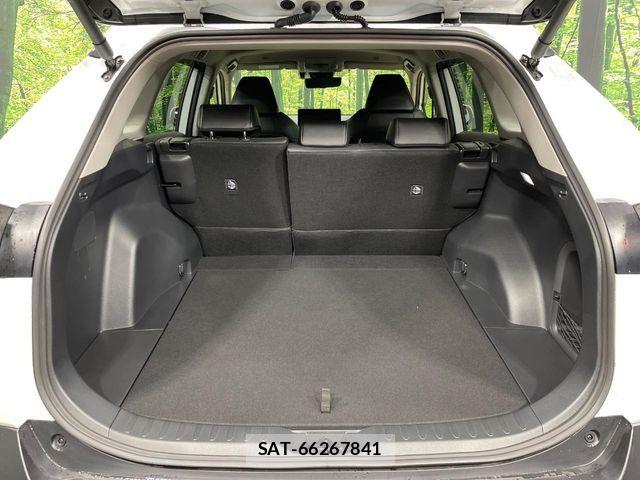 Toyota RAV4 2023-11 7359573-9