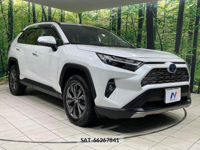 Toyota RAV4 2023-11 7359573-15