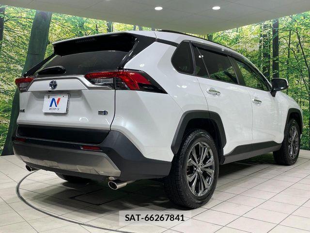 Toyota RAV4 2023-11 7359573-16