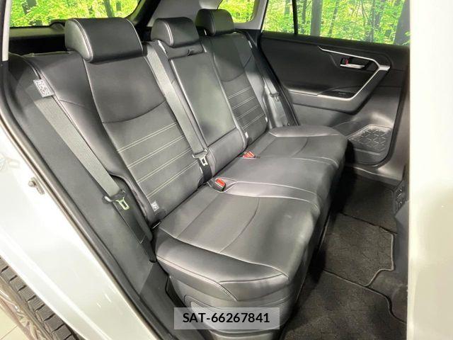Toyota RAV4 2023-11 7359573-8