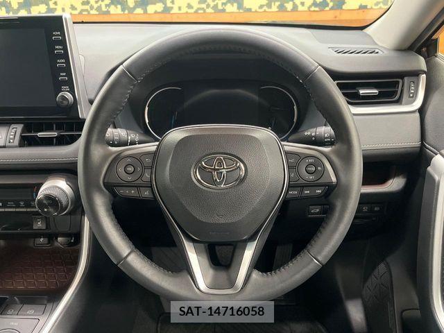 Toyota RAV4 2021-11 7378972-10