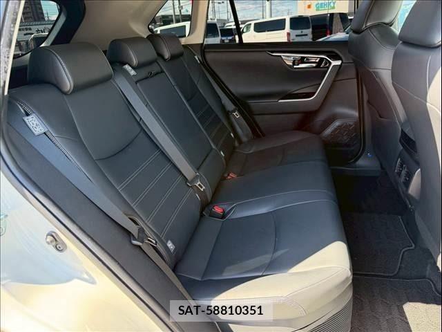 Toyota RAV4 2020-04 7378971-9