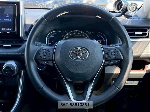 Toyota RAV4 2020-04 7378971-11