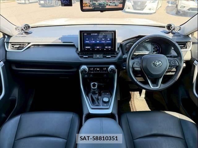 Toyota RAV4 2020-04 7378971-1