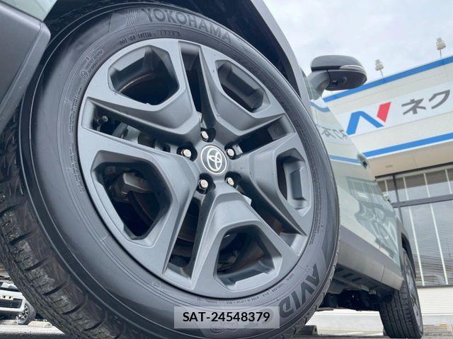 Toyota RAV4 2025-04 7393846-14