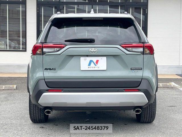 Toyota RAV4 2025-04 7393846-16
