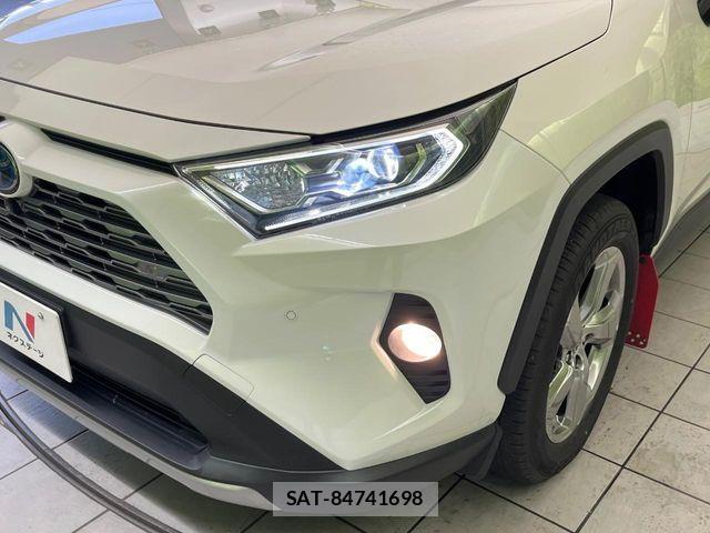 Toyota RAV4 2021-05 7393851-11