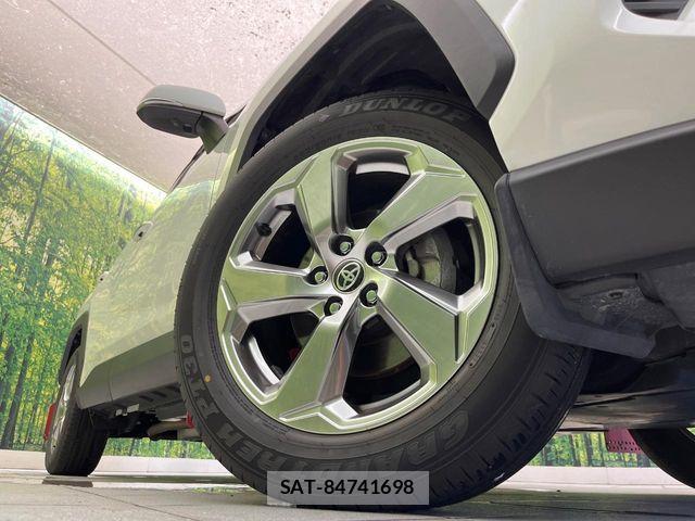 Toyota RAV4 2021-05 7393851-12