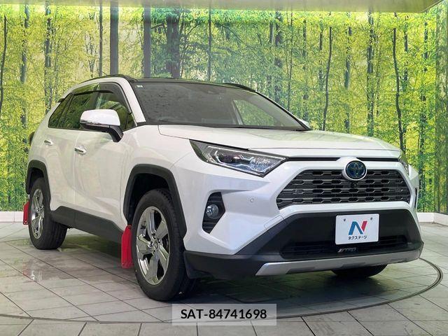 Toyota RAV4 2021-05 7393851-15
