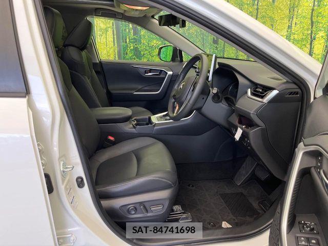 Toyota RAV4 2021-05 7393851-7