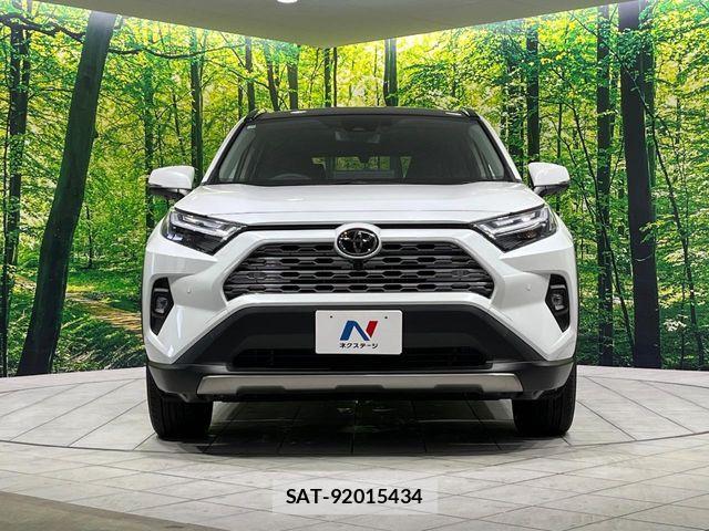 Toyota RAV4 2025-10 7393840-12