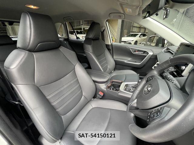 Toyota RAV4 2021-04 7393850-15