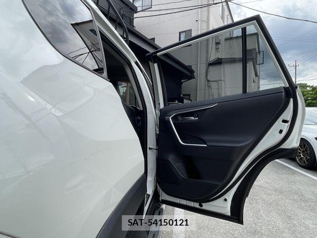 Toyota RAV4 2021-04 7393850-22
