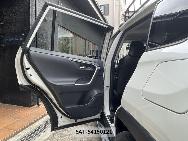Toyota RAV4 2021-04 7393850-24