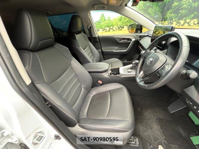 Toyota RAV4 2024-01 7393845-7