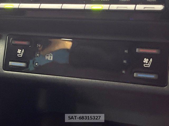 Toyota RAV4 2025-10 7393841-9
