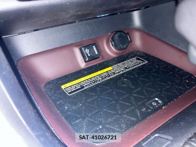 Toyota RAV4 2019-07 7457271-25