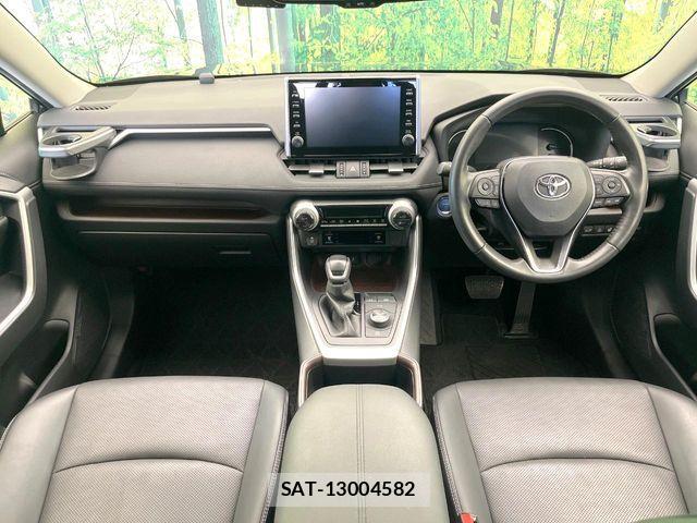 Toyota RAV4 2022-04 7457260-1