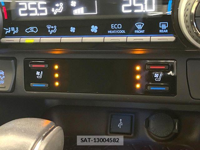Toyota RAV4 2022-04 7457260-3