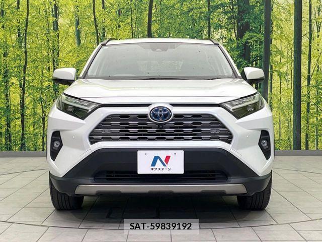 Toyota RAV4 2023-08 7502566-13
