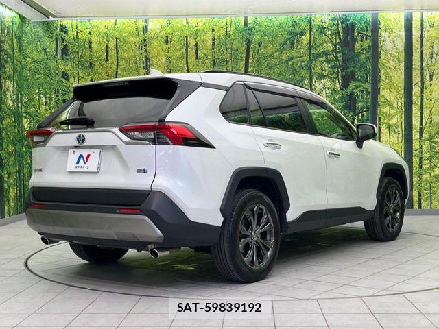 Toyota RAV4 2023-08 7502566-16
