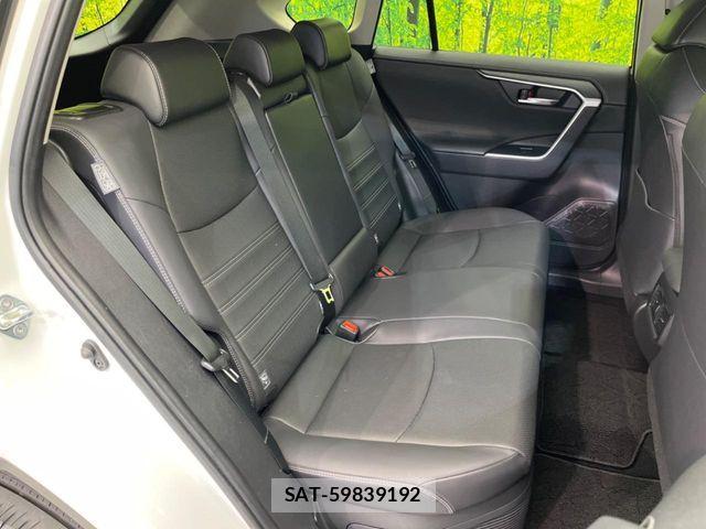 Toyota RAV4 2023-08 7502566-8