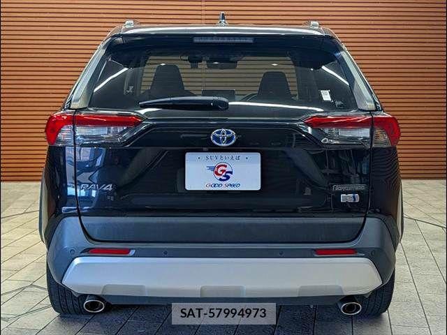 Toyota RAV4 2022-04 7502567-18