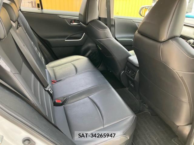 Toyota RAV4 2022-11 7502568-11