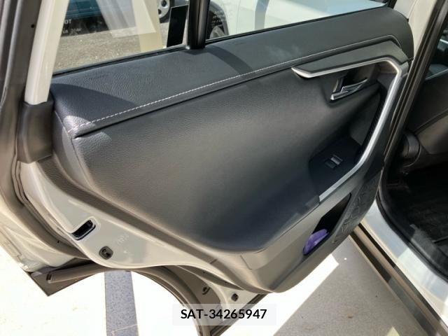 Toyota RAV4 2022-11 7502568-17
