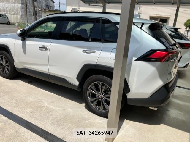 Toyota RAV4 2022-11 7502568-3